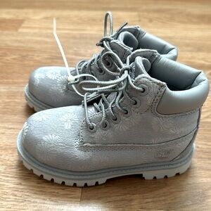 Timberland 6” Boots Grey Floral Girls Size 10 Flower Winter Kids Leather